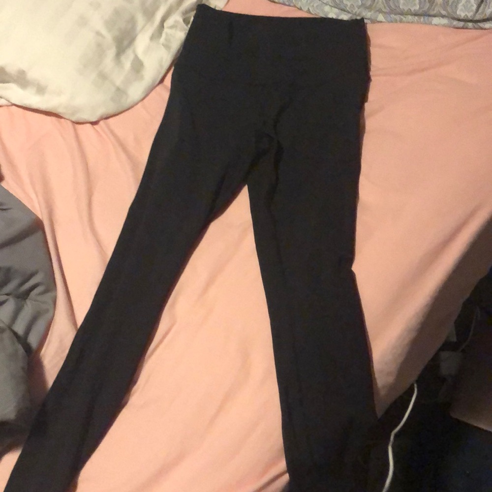 Black lululemon leggings
